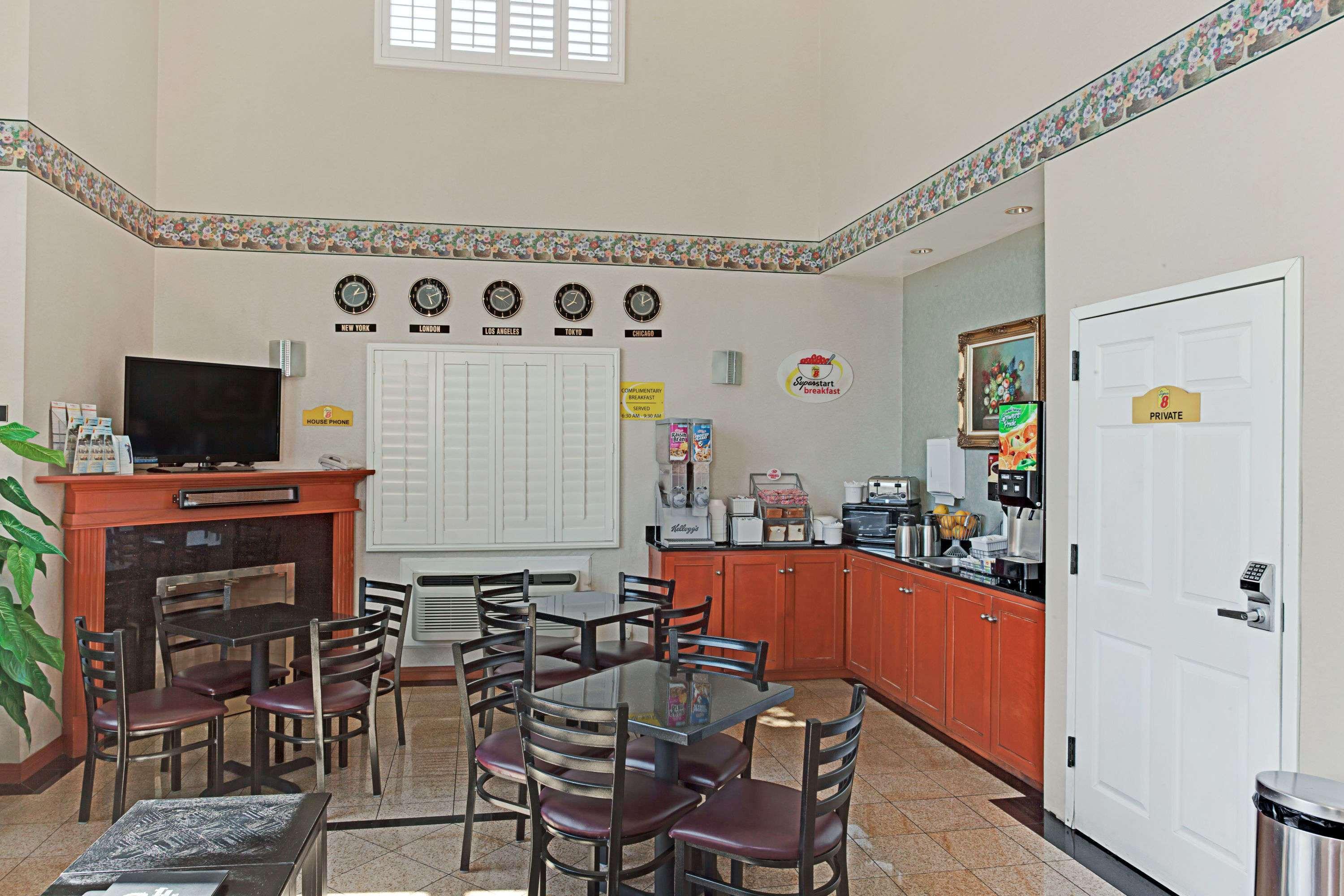 Motel Super 8 By Wyndham North Hollywood 2*