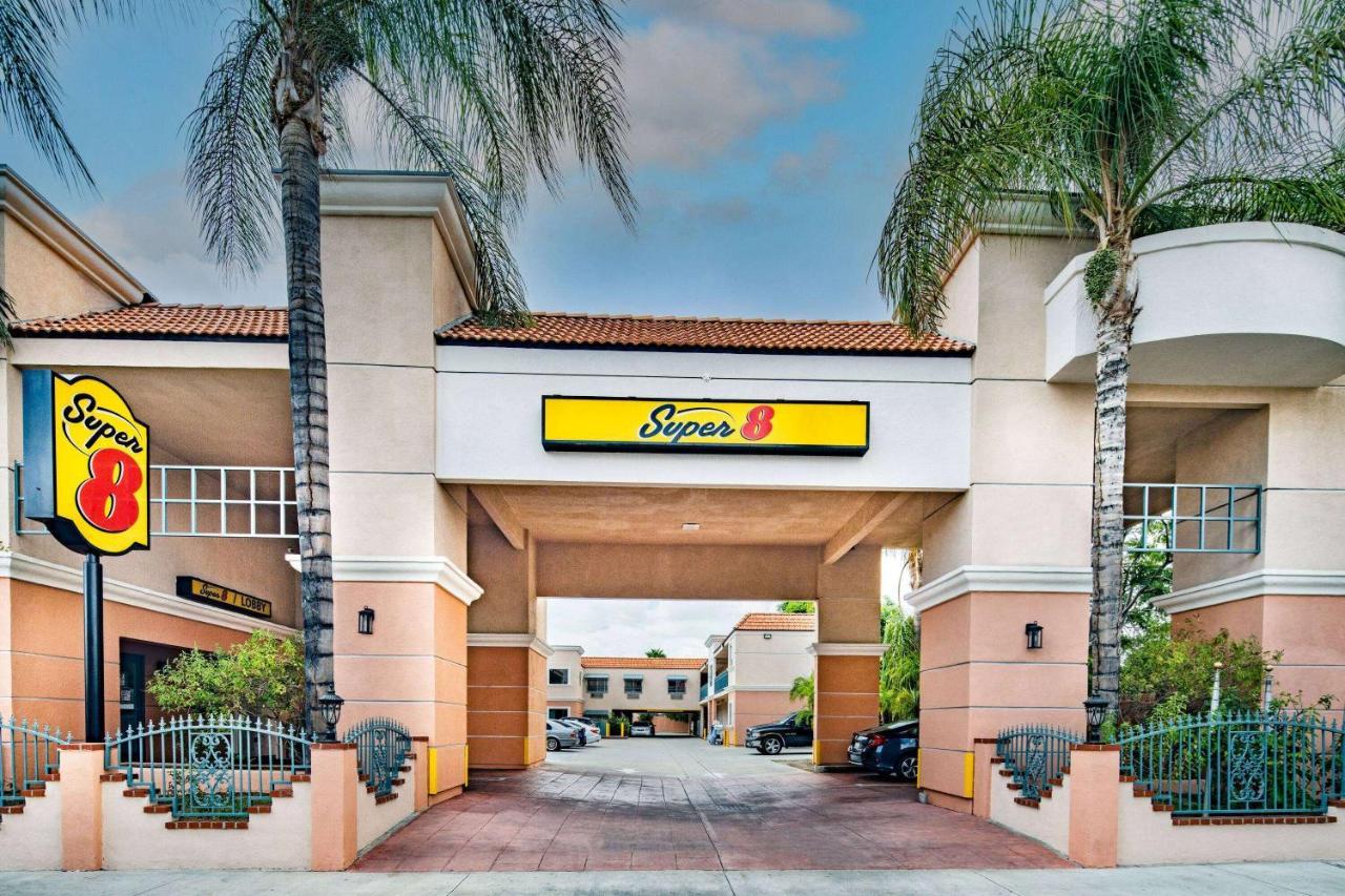 Super 8 By Wyndham North Hollywood Motel Los Angeles