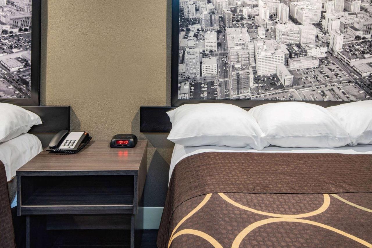 Super 8 By Wyndham North Hollywood Motel 2*