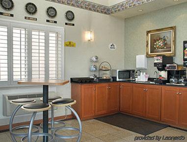 Super 8 By Wyndham North Hollywood Los Angeles